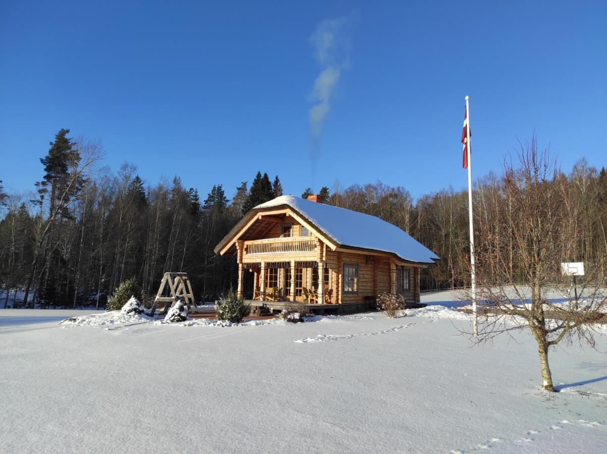 Guest House Unguri Stalbe 외부 사진